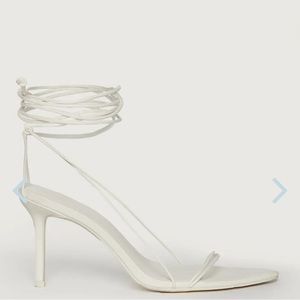 OAK + FORT WHITE OPEN TOW SANDAL HEELS SIZE 7 US WOMENS